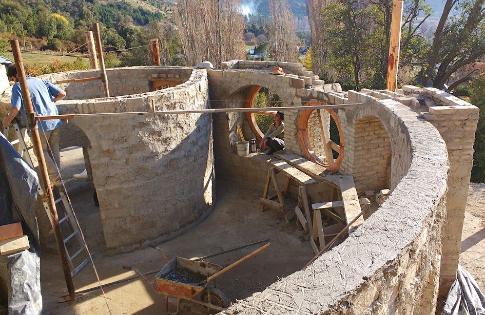 Estructuras en adobe: técnicas para la construcción de paredes de tierra