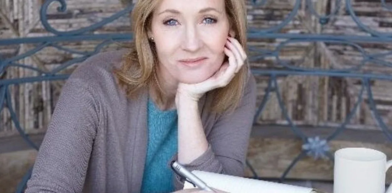 Cómo fue que J.K. Rowling creó a Harry Potter: el divorcio, la depresión y las servilletas mágicas